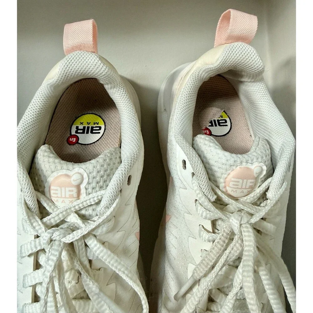 Woman's Athleisure Nike Air Max Nuaxis Sneaker Size 8 Cream White Peach